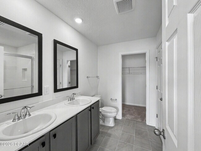 Building Photo - 55 Signet Cir