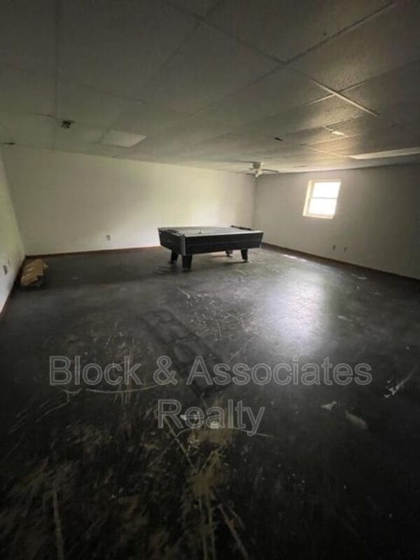 Building Photo - 8 Bradsher Ct