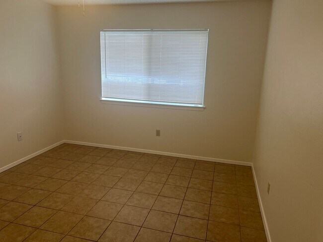 Building Photo - 1911 Gracy Farms Ln