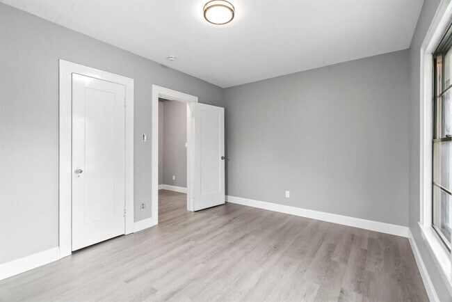Building Photo - 1313 Elm St