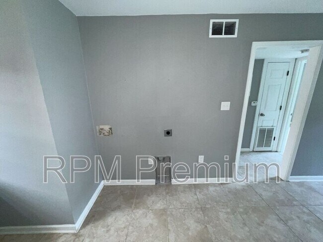 Building Photo - 5159 Baker Blvd