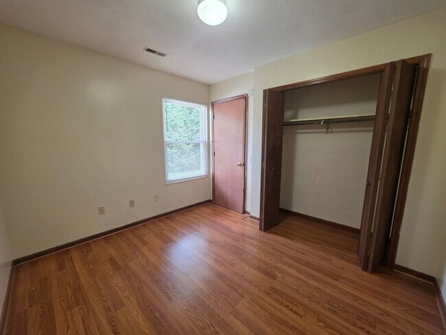 Building Photo - 1509 Whitehall Blvd