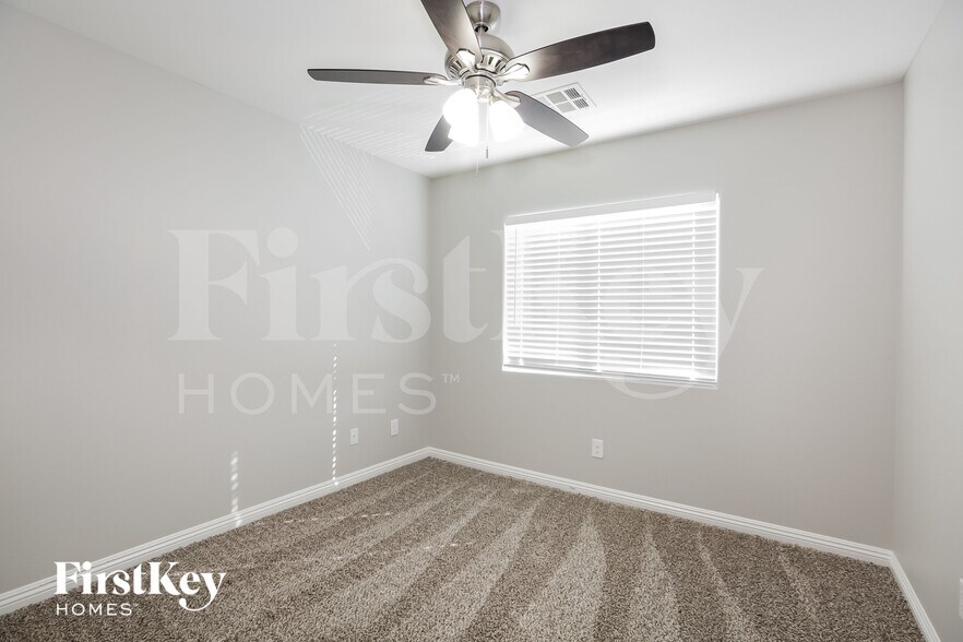 Building Photo - 5687 Cascadia Ct