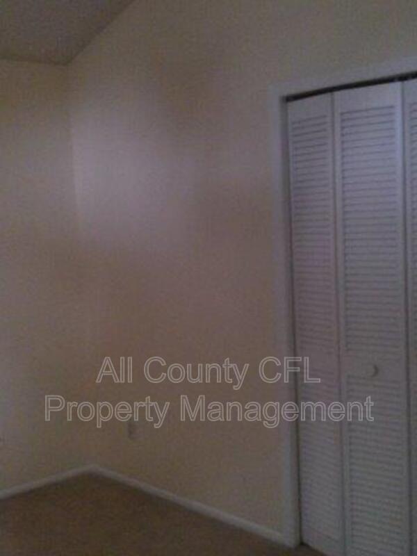 Building Photo - 2026 Larkwood Dr