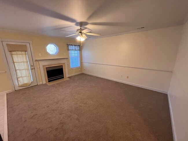 Building Photo - 118 Grande Meadow Way