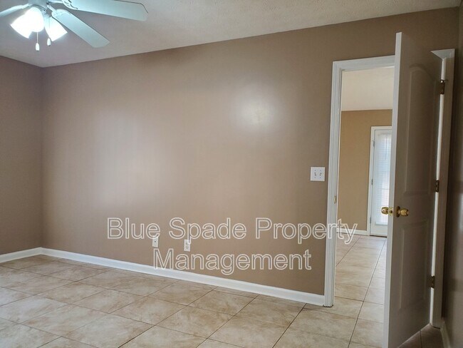 Building Photo - 6237 Dorsett Shoals Rd