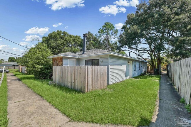 Building Photo - 455 Stara Cir