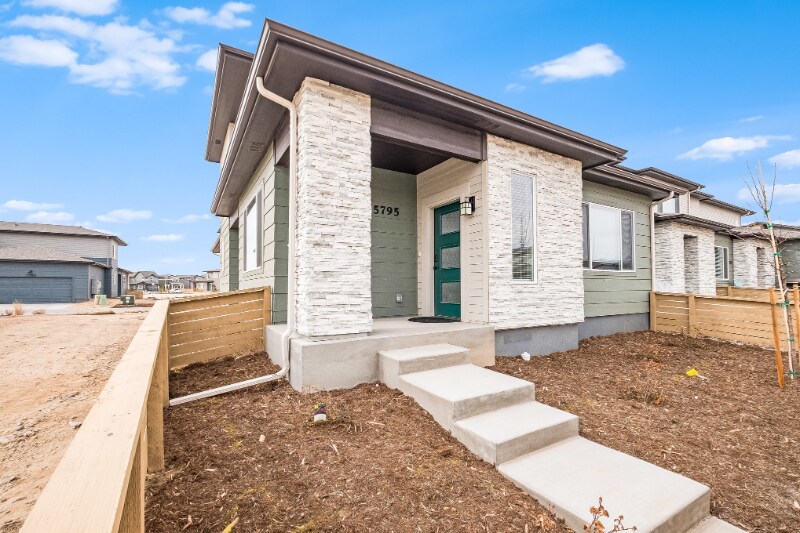 Building Photo - 5795 Champlain Dr