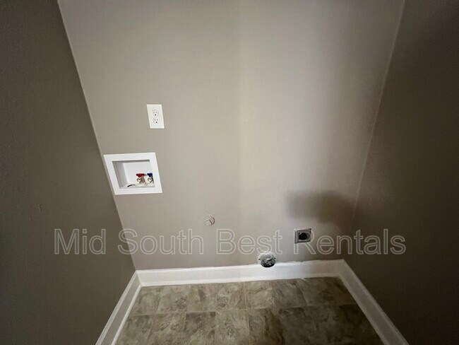 Building Photo - 1231 Meda St