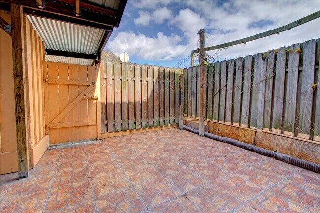 Building Photo - 10432 Hammerly Blvd