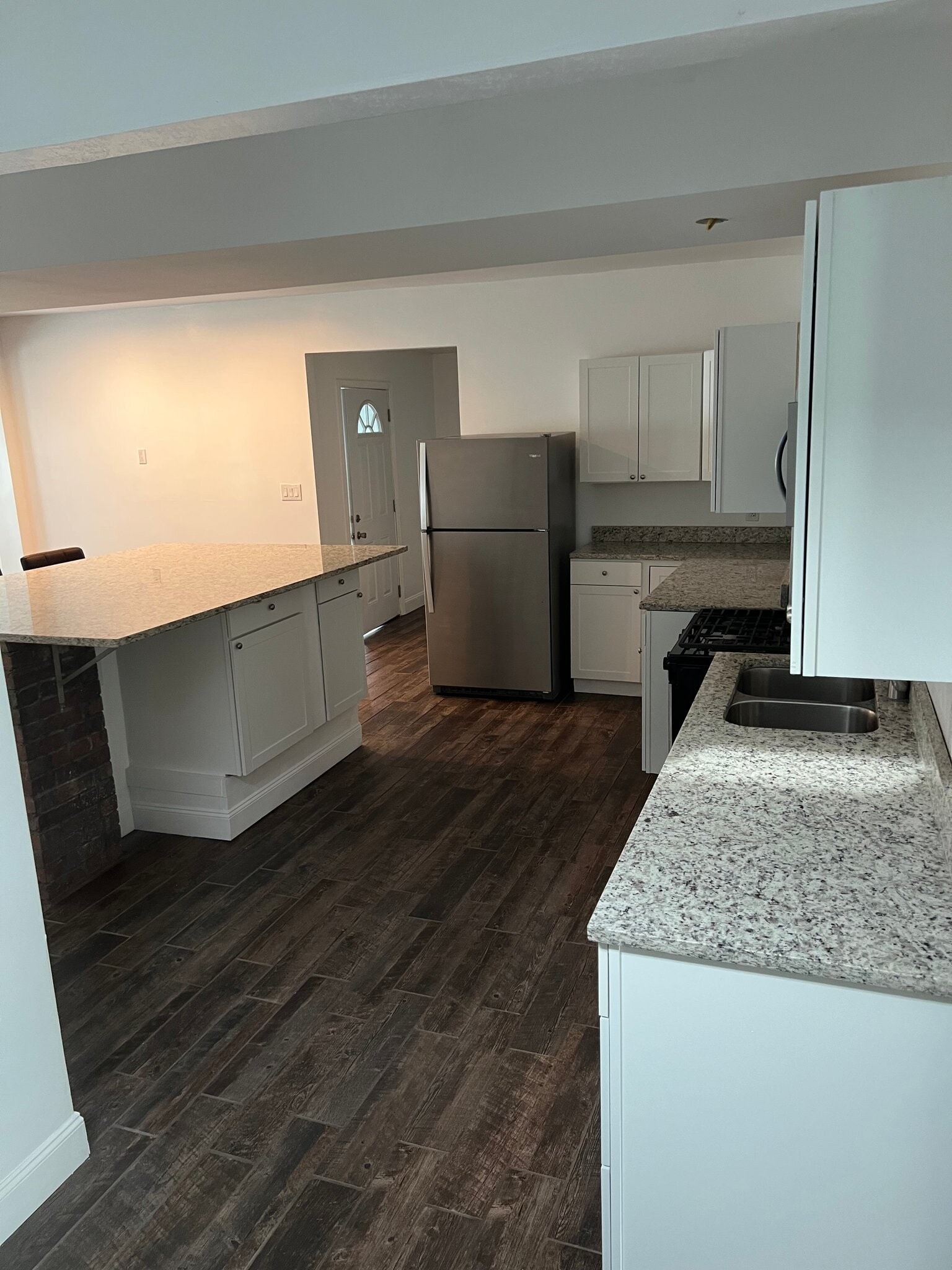 Building Photo - 1109 W 34th St