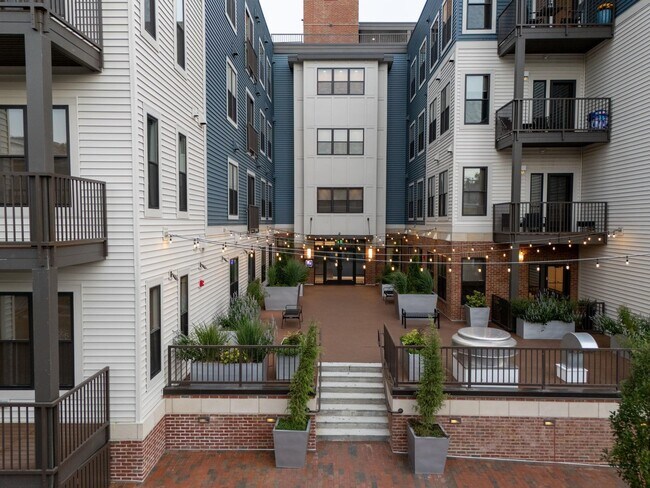 Building Photo - 99 Foundry Pl