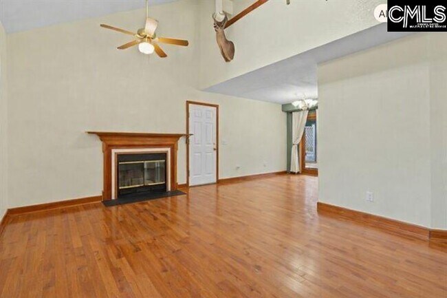 Building Photo - 128 S-40-935