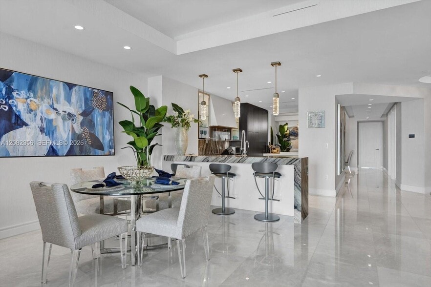 Building Photo - 17901 Collins Ave