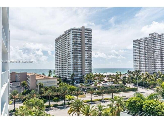 Building Photo - 1945 S Ocean Dr