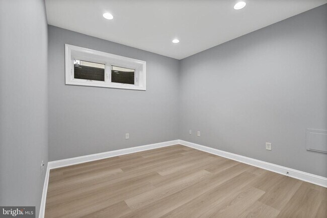 Building Photo - 7119 Barry Rd