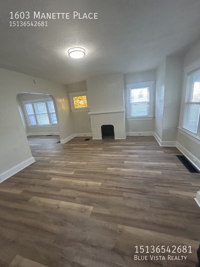 Building Photo - 1603 Manette Pl