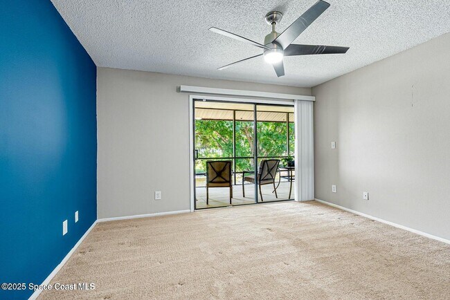Building Photo - 2175 Golf Isle Dr