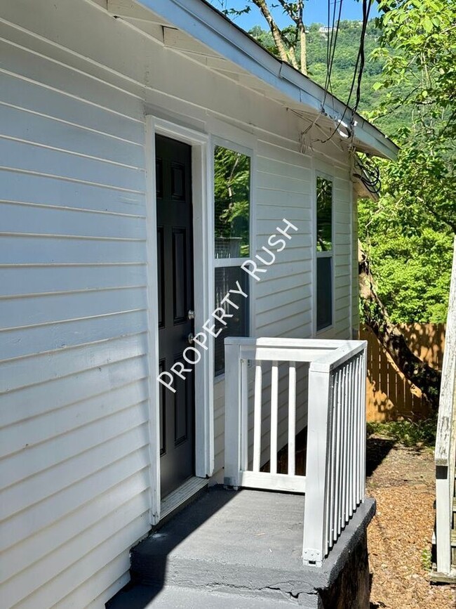 Building Photo - 4529 Balcomb St