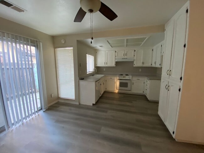 Building Photo - Cozy Home for rent in Visalia