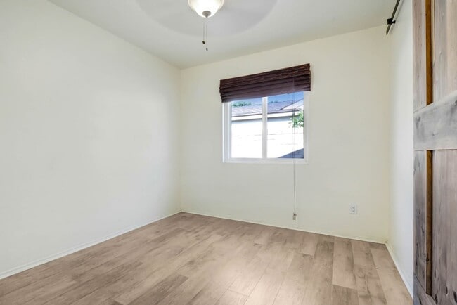 Building Photo - Single-family home located within the 'Eti...