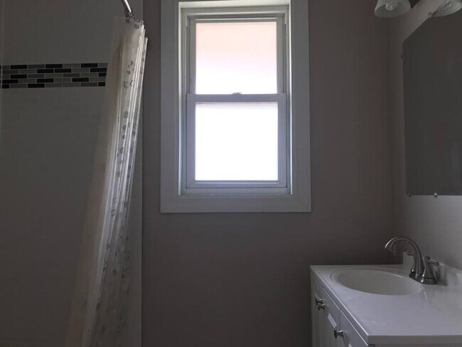 Building Photo - Available June 2026 - Gorgeous Mt. Washington Home w/ Lots of Charm!