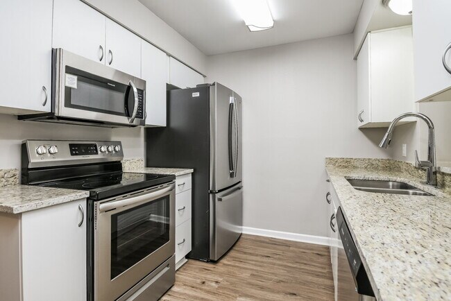 Building Photo - 999 Tomes Ct