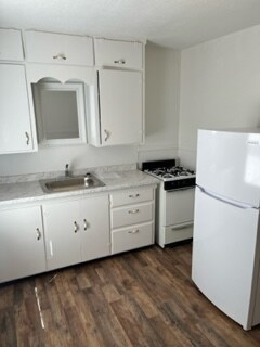 Building Photo - 505 W 1st St