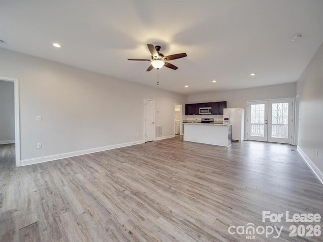 Building Photo - 824 Woodrun Dr