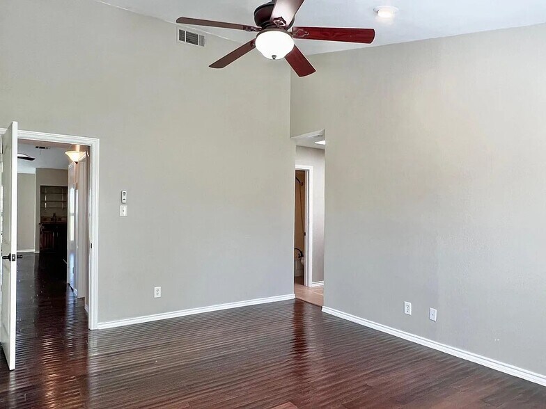 Building Photo - 3703 Mediterranean St