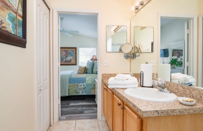 Building Photo - 2178 Royal Ridge Dr