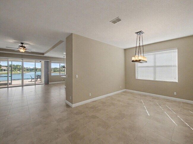 Building Photo - 12115 SW Bennington Cir