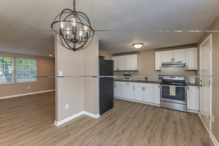 Building Photo - 1885 Lincrest Dr