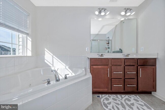 Building Photo - 7780 Dagny Wy