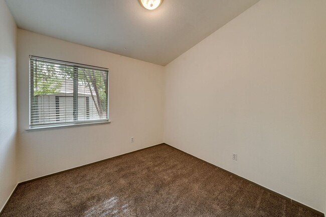 Building Photo - 6115 Brahms Ct