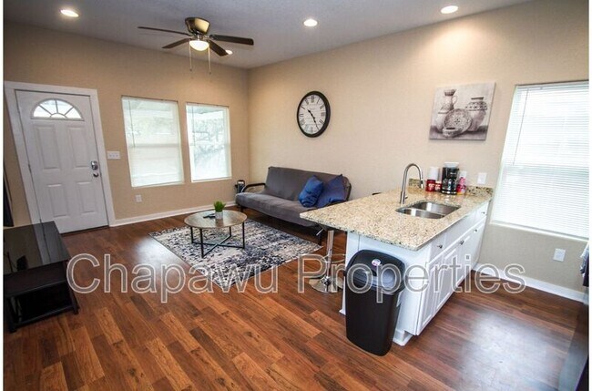 Building Photo - 123 Douglas Way St