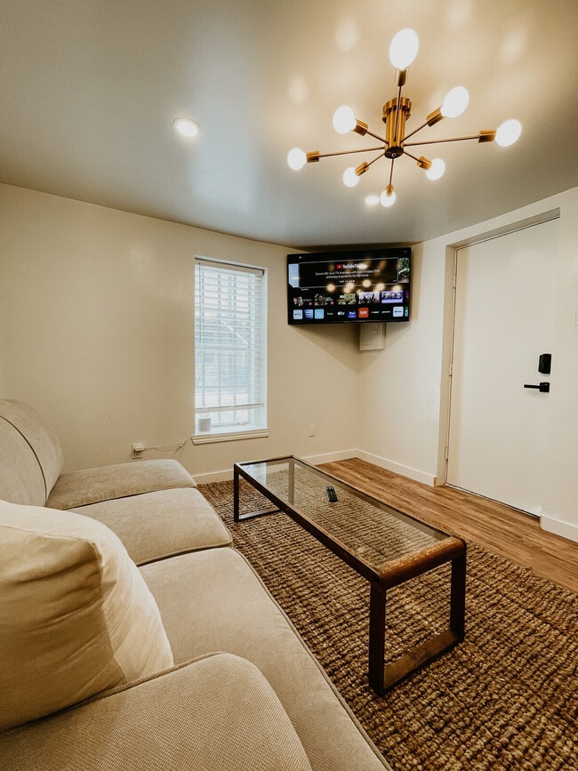 Primary Photo - 3225 Colcord Ave