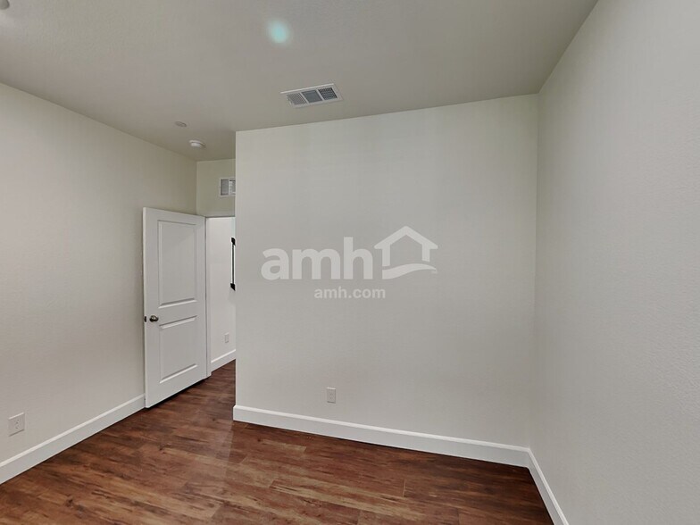 Building Photo - 288 Dahlia Rachel Pl