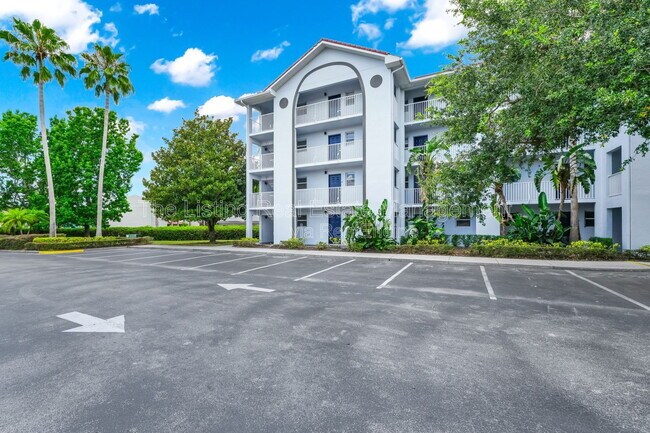 Building Photo - 2954 Sadina St