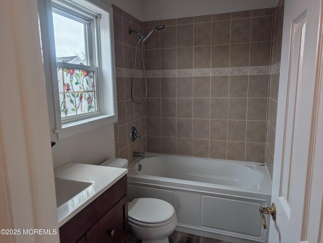 Building Photo - 19 Gibraltar Ct