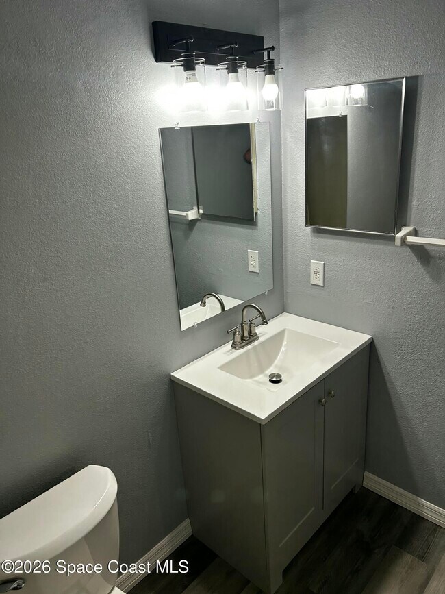 Building Photo - 225 S Tropical Trail