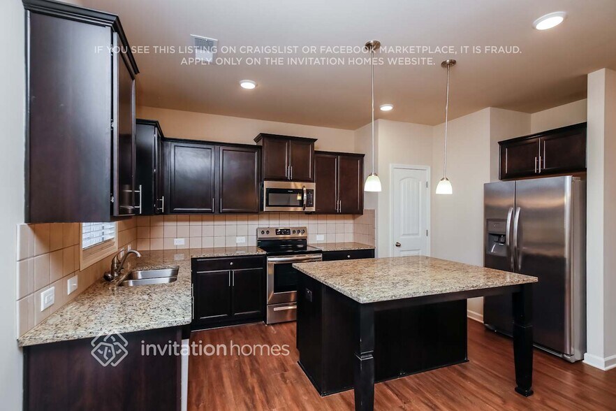 Building Photo - 7369 Stone Bluff Dr