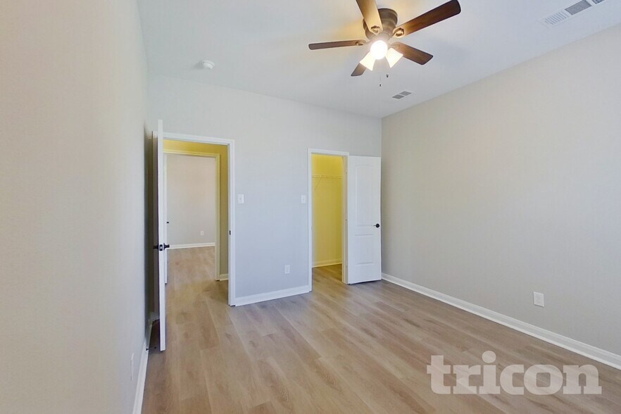 Building Photo - 616 Meadow Springs Dr