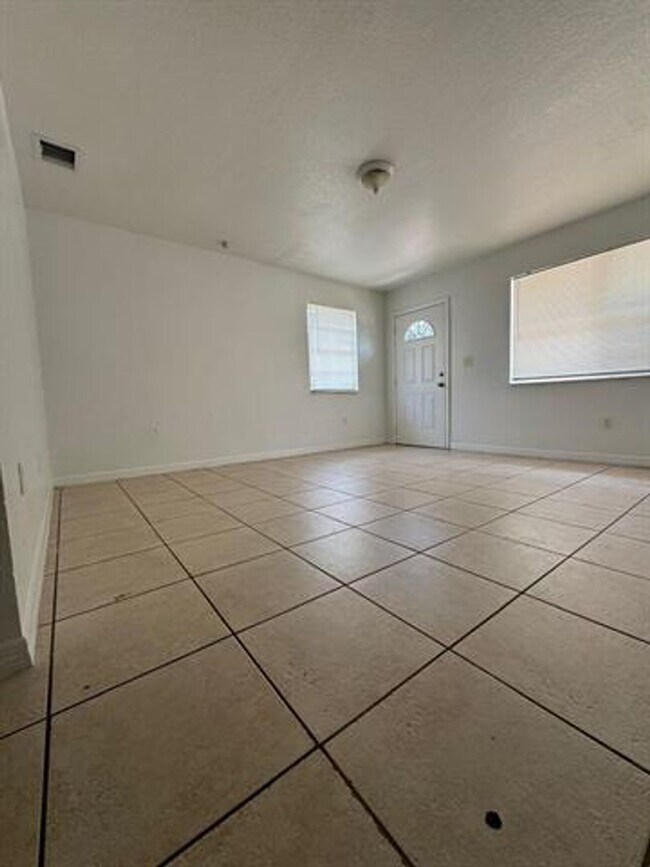 Building Photo - 240 NW 56th St
