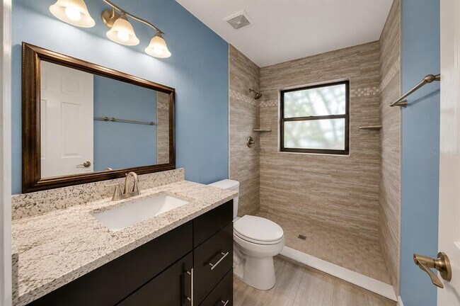 Building Photo - 6530 Bimini Ct