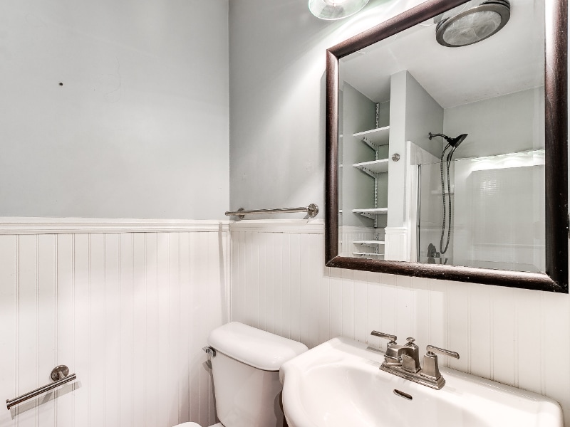 Building Photo - 2204 Melrose Ave