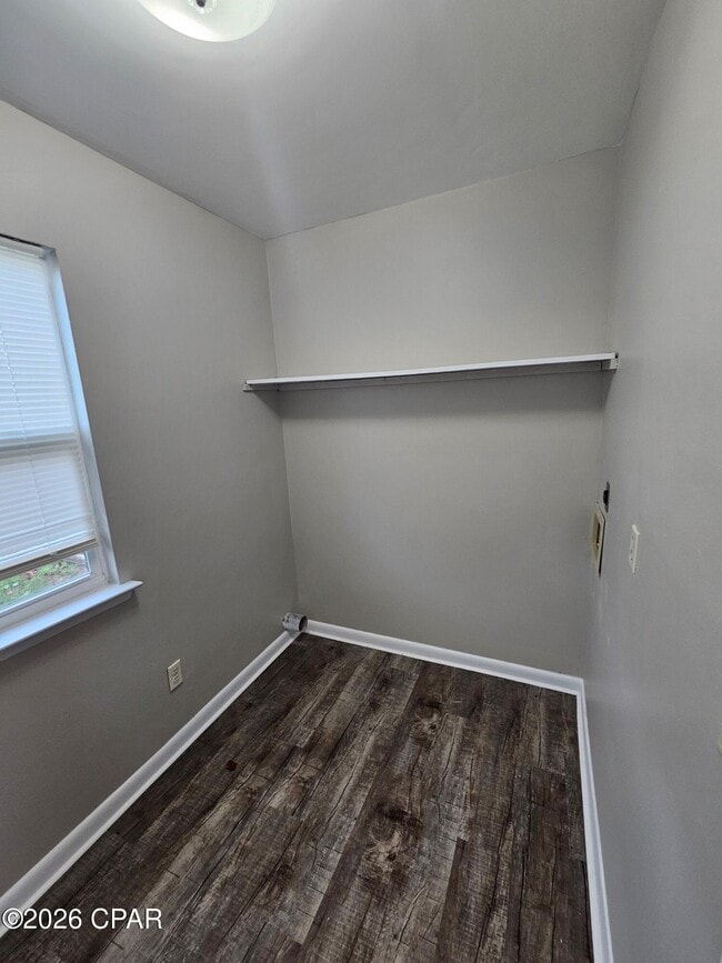 Building Photo - 6401 Lenawee St