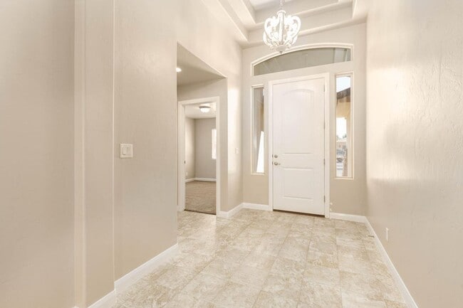 Building Photo - Beautiful 4 Bedroom Home!