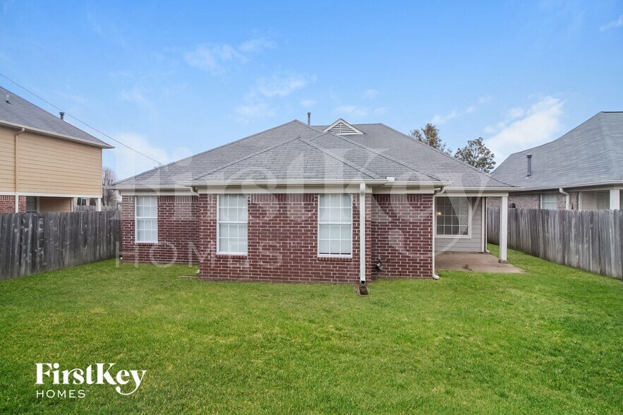 Building Photo - 6935 Naples Dr