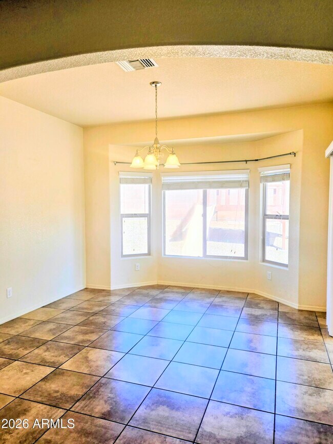 Building Photo - 1229 Questa Ct